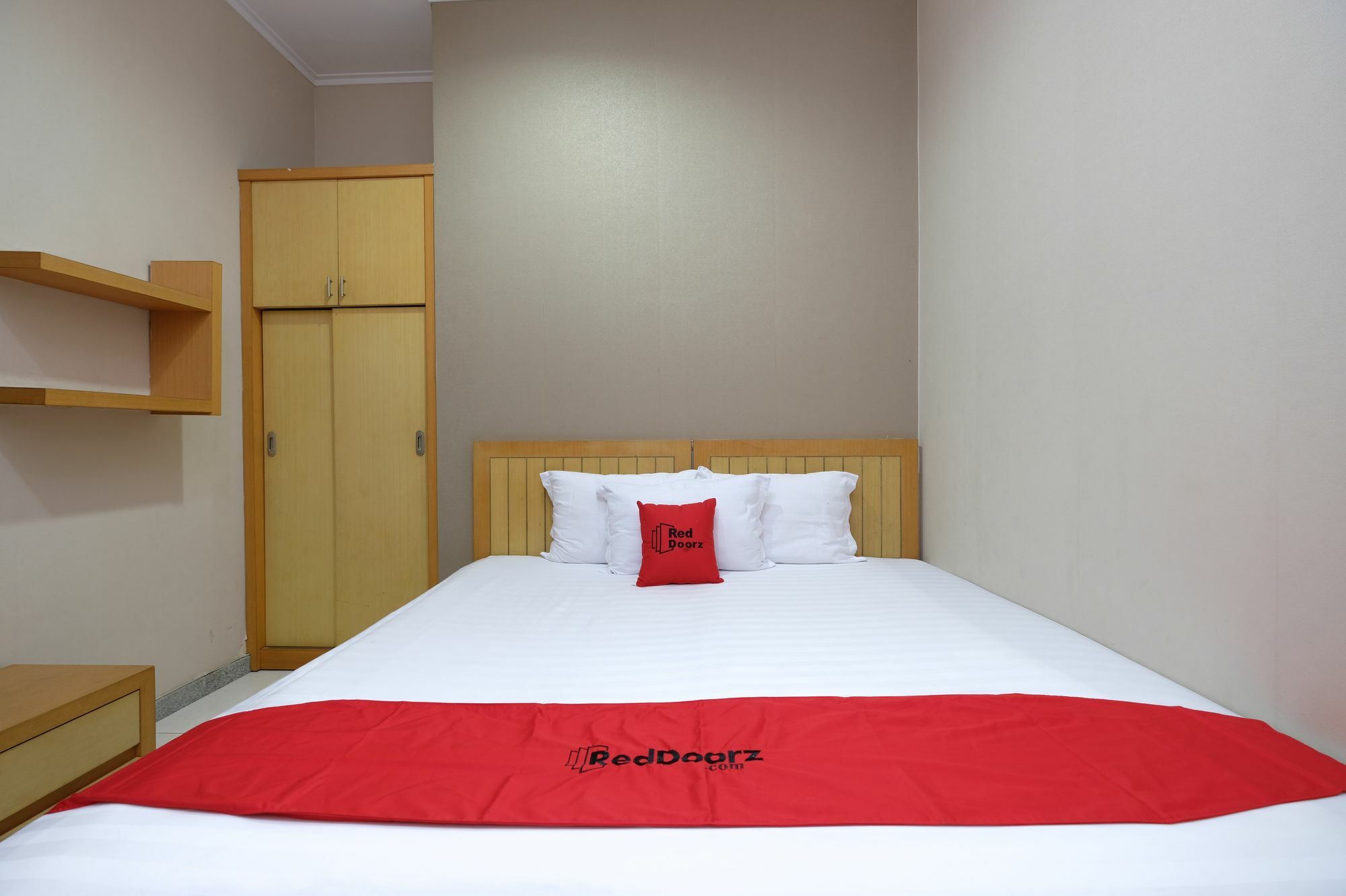 Reddoorz Plus Near Simpang Lima Семаранг Экстерьер фото