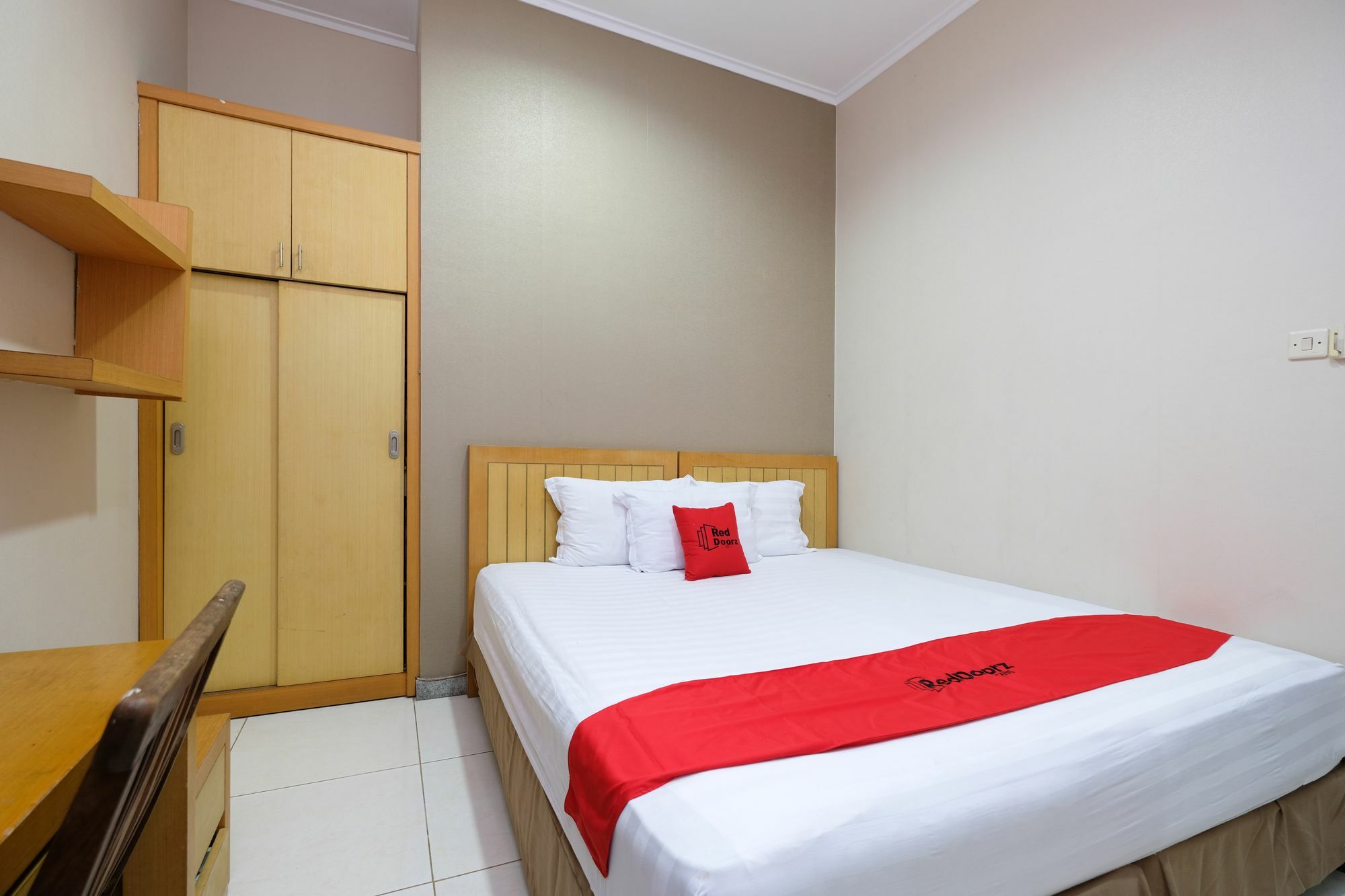 Reddoorz Plus Near Simpang Lima Семаранг Экстерьер фото