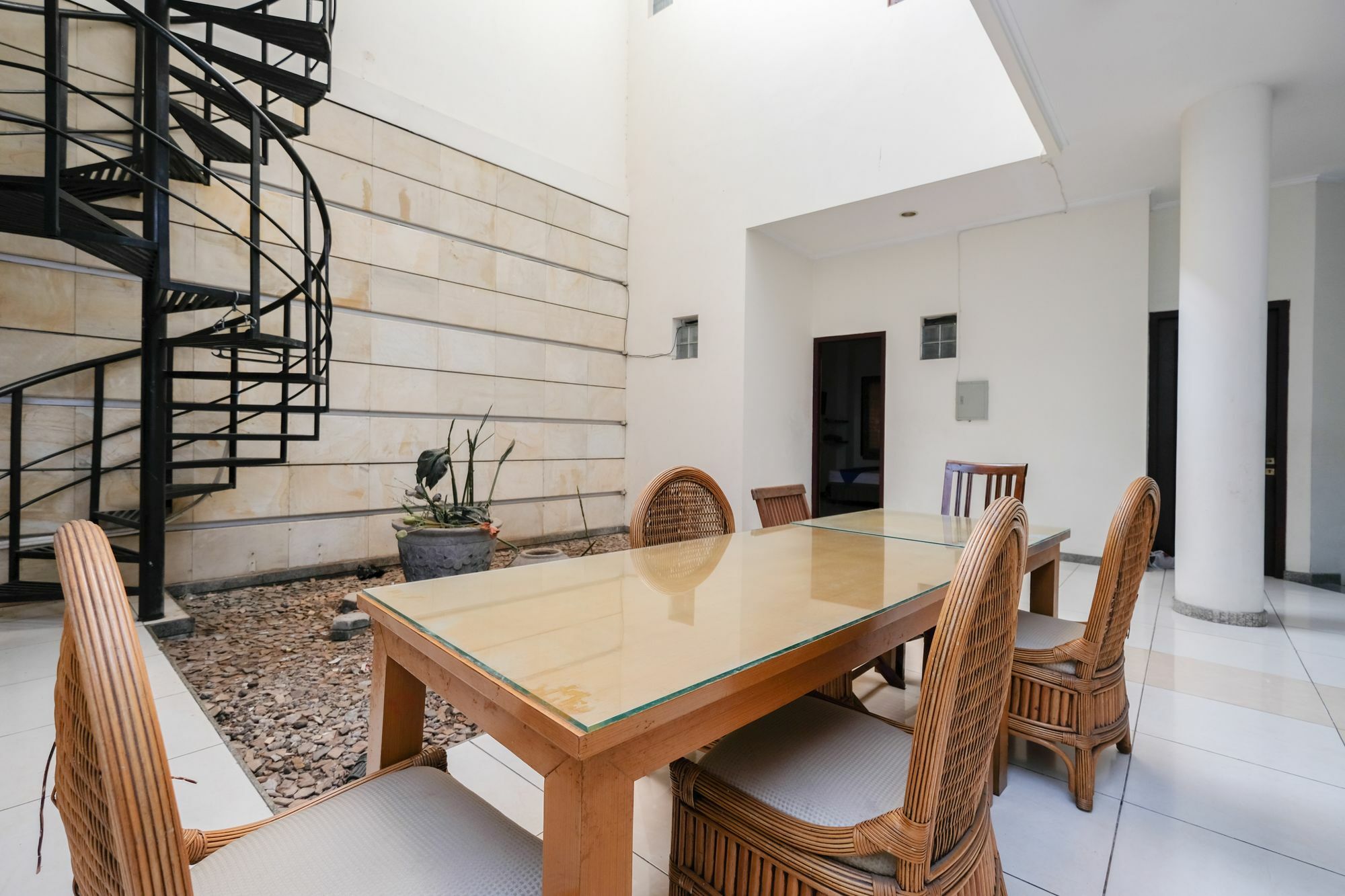 Reddoorz Plus Near Simpang Lima Семаранг Экстерьер фото