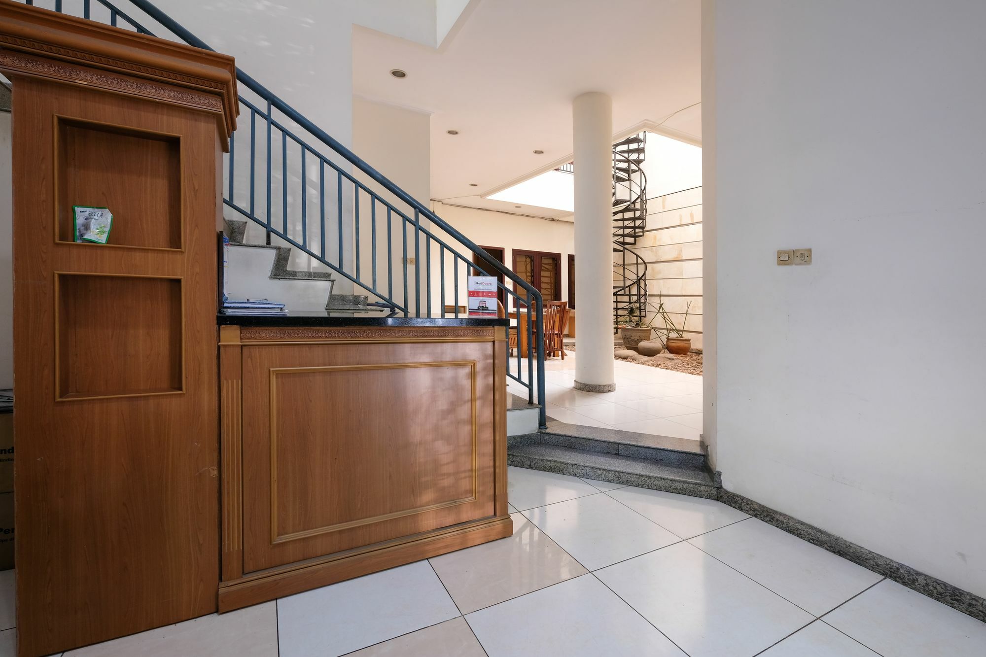 Reddoorz Plus Near Simpang Lima Семаранг Экстерьер фото