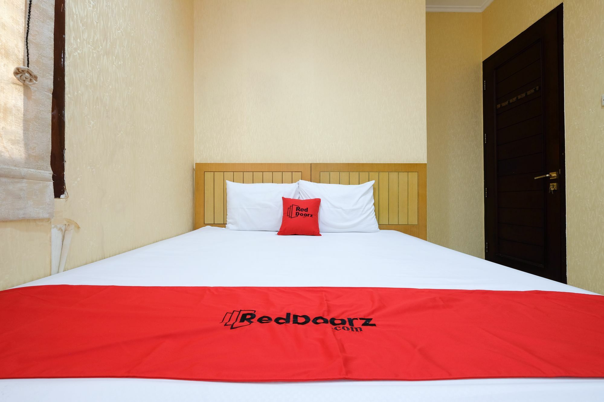 Reddoorz Plus Near Simpang Lima Семаранг Экстерьер фото